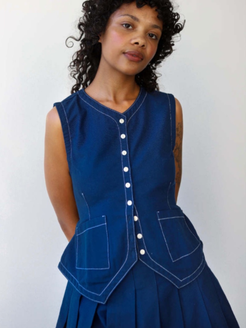 Noble flared vest in navy